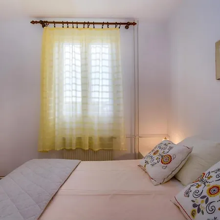 Nadalina Apartman *
